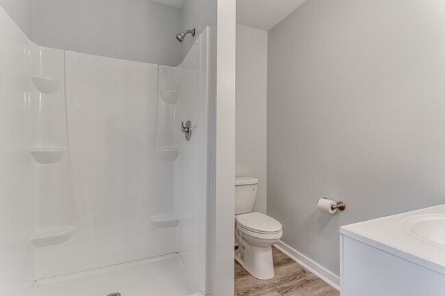 Photo - Beautiful Newly Renovated 3 Bedroom 2 Bathroom (Bloomfield)