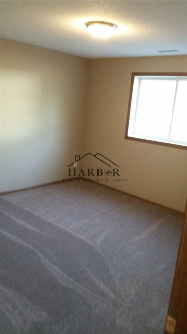 Photo - 3112 Rose Dr SE