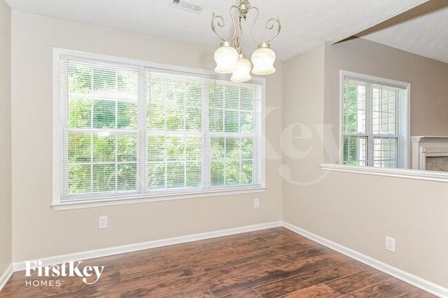 Photo - 207 Windpher Ridge