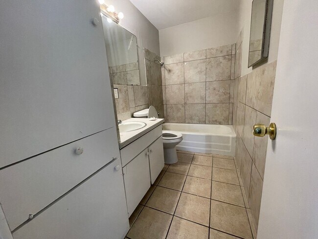 Photo - Cozy 3 bed 1 bath with quick access to Loop & I27!