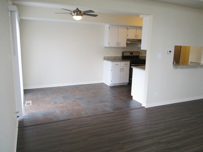 Photo - 203 Teak Ln