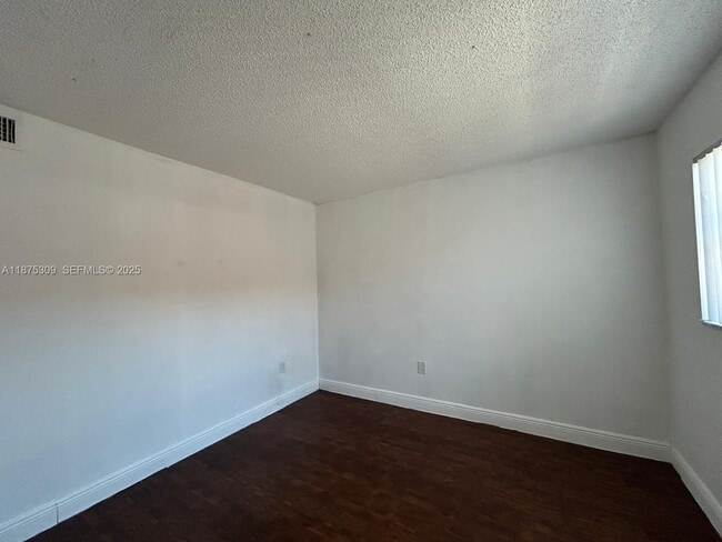 Photo - 19741 SW 114th Ave Unit 361