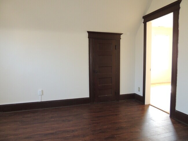 Photo - 125 Wilson St Unit 3rd Fl