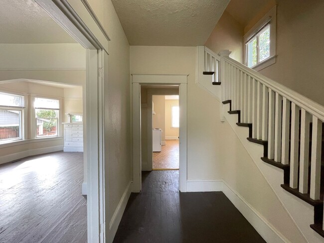 Photo - 4507 N Gantenbein Ave