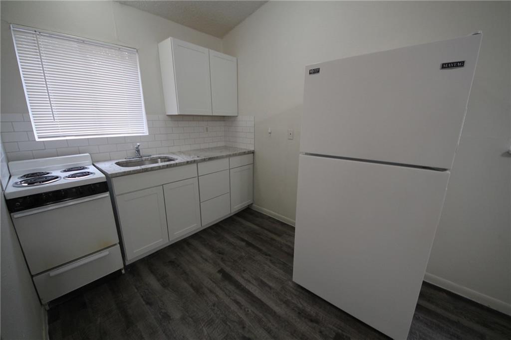 Photo - 2302 Leon St