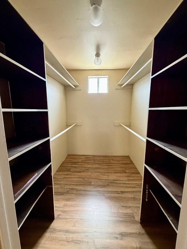 Photo - 6331 Longridge Ave Unit 6331