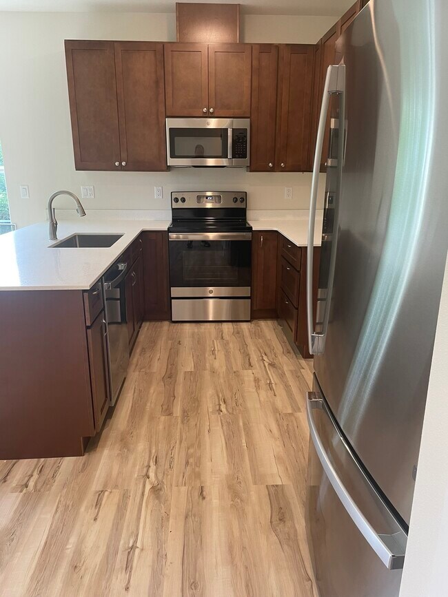 Photo - 2950 SW Coho St