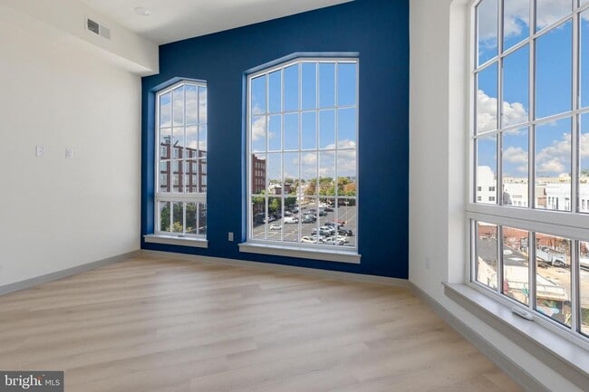 689 N Broad St Unit 204