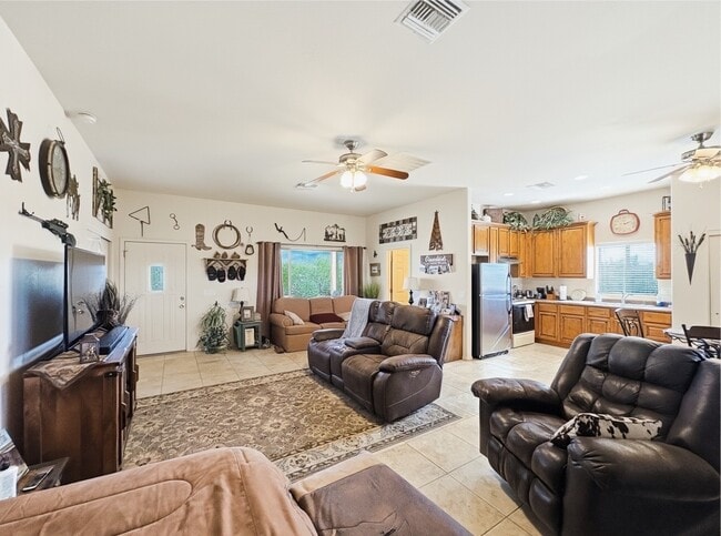 Photo - 1033 E Irvine Rd