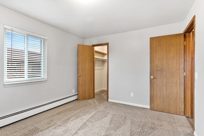 Cottonwood Forest Apartments For Rent in Jenison, MI | ForRent.com