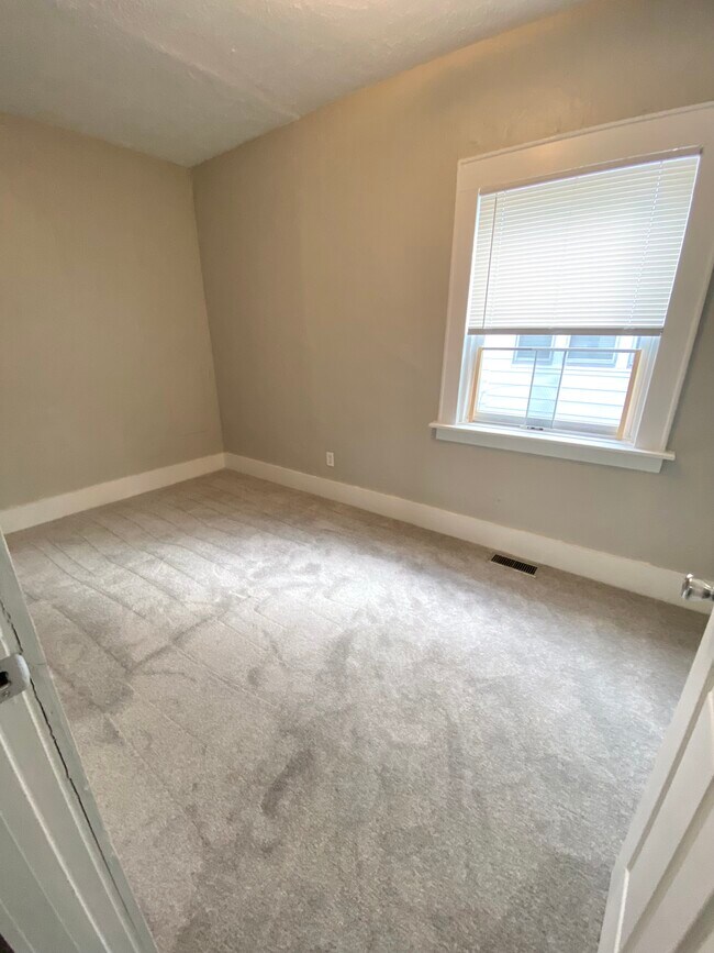 Photo - 125 Allen St