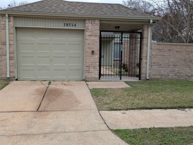 Building Photo - 18514 Meadows Way Dr