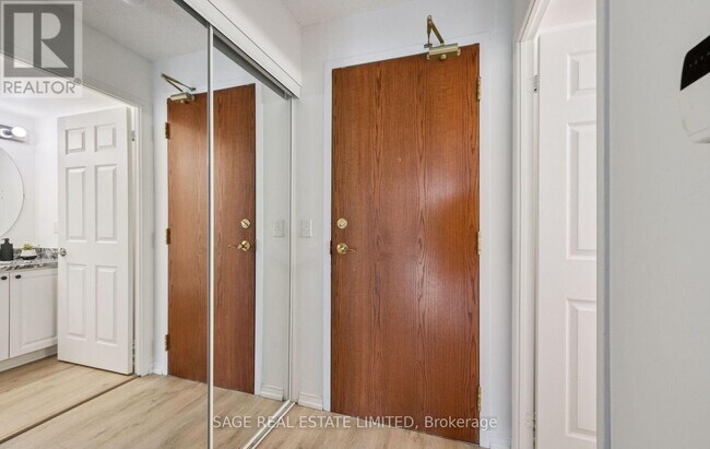 Photo - 17 Michael Power Pl Unit 707