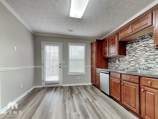 Photo - 158 Mcarthur Dr