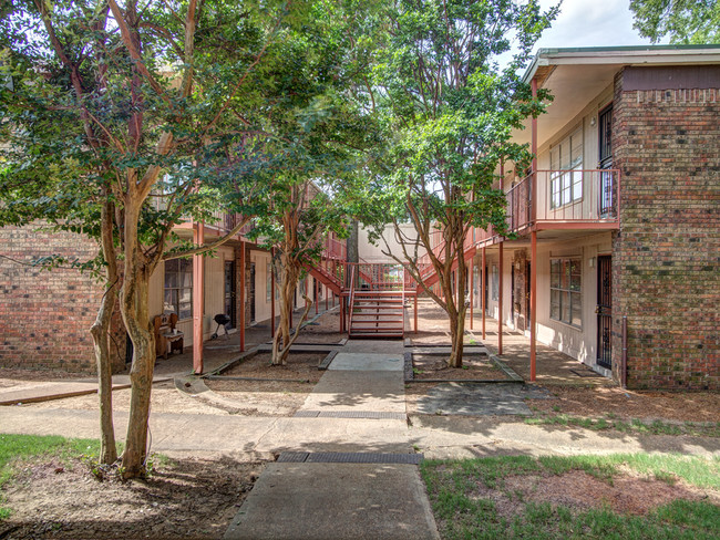 Appletree North and South - Appletree North and South Apartments