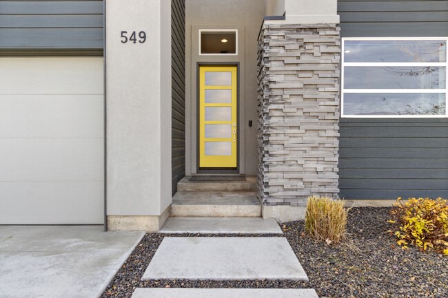 Photo - 549 W Buroak Dr