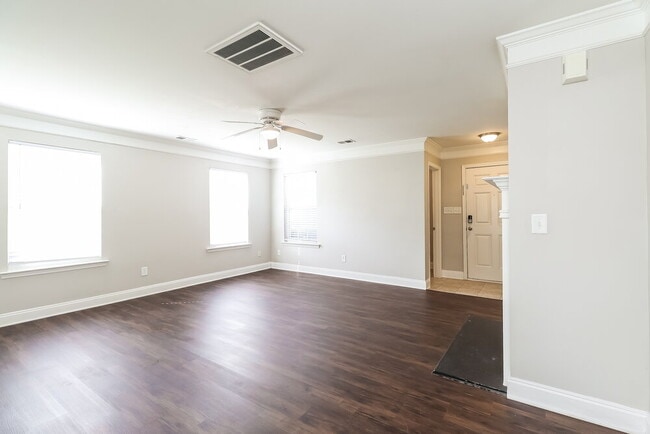 Photo - 4500 Red Hook Rd