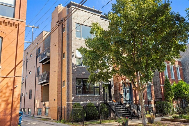 Building Photo - 1944 W Thomas St Unit 2