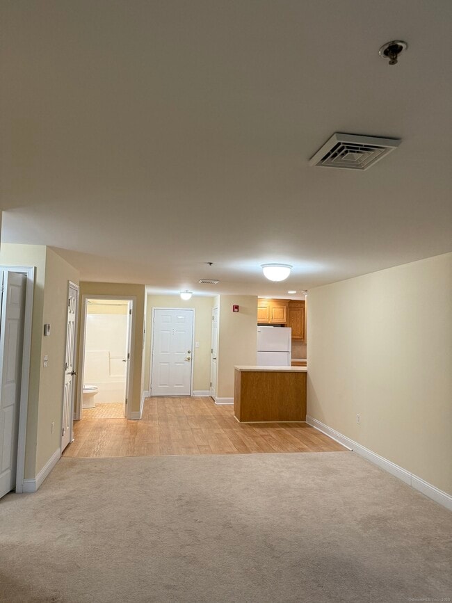 Photo - 380 Main St Unidad 12