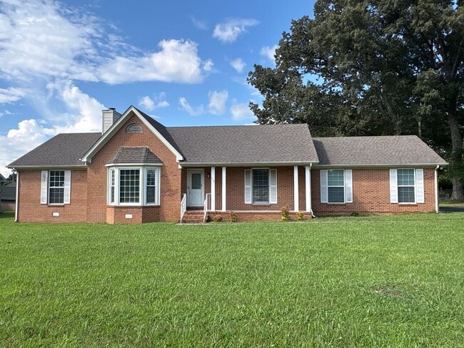 Building Photo - 718 Doak Rd