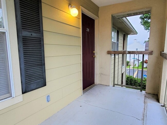 Building Photo - FOR RENT, 1 bedroom 1 bathroom, upper floor Rental