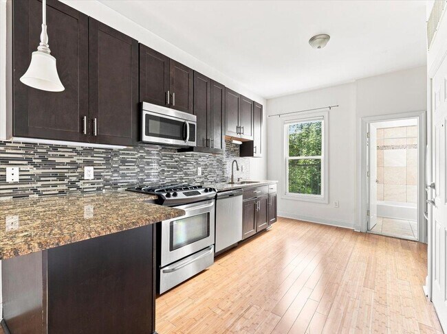 Photo - 125 Sherman Ave Unit 3L