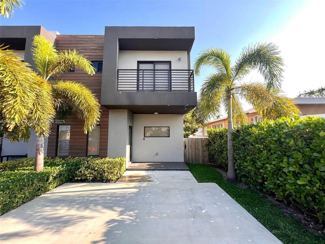 Photo - 8753 SW 34th St (Miami, FL)