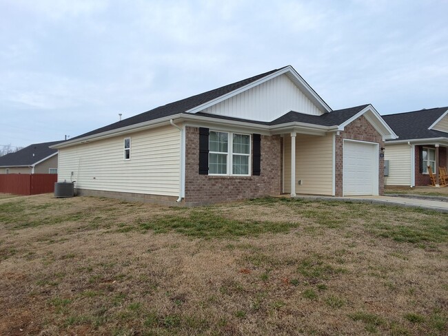Building Photo - Cozy 3 Bed, 2 Bath House In Vine Grove, KY