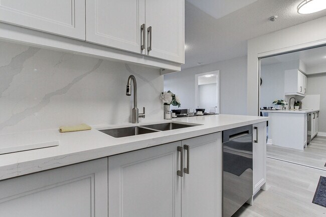 Photo - 55 Strathaven Dr