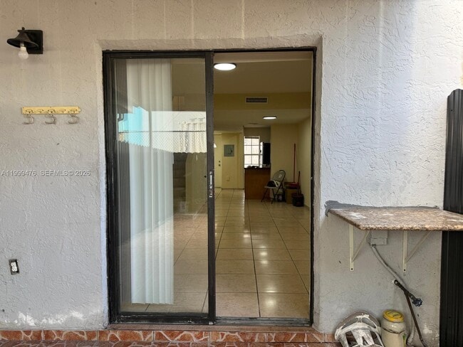 Photo - 2310 W 60th St