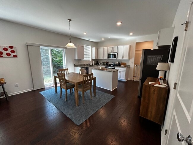 Photo - Beautiful 3 Bedroom Home for Rent