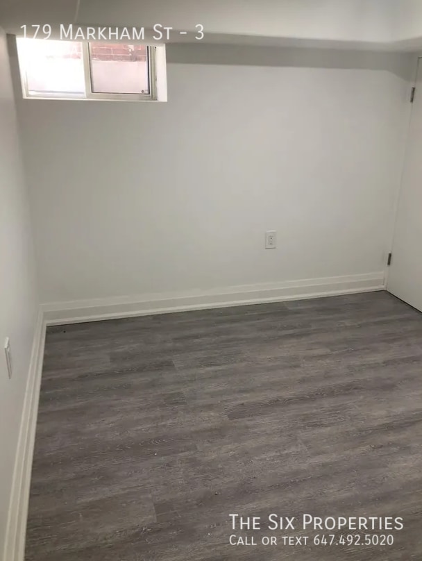 Photo - Three Bedroom Lower Level Apartment Near Dundas St W & Bathurst St Unité 3