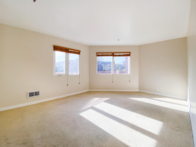 Photo - 6400 Christie Ave