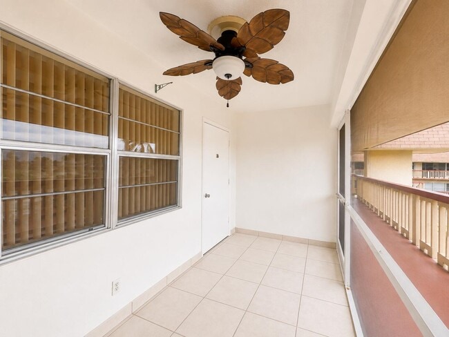 Photo - 5300 Washington St Unidad S313