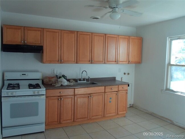 Photo - 26751 Belanger St