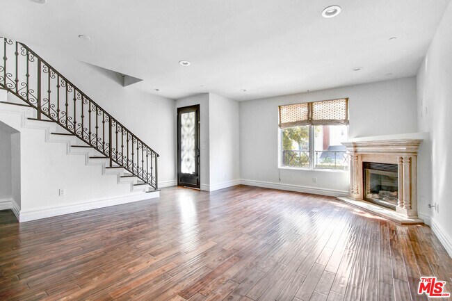 1096 S Bedford Dr Unit 102