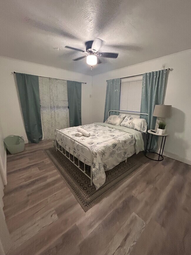 Building Photo - 1091 SW 32nd Ct Unit Marina APT