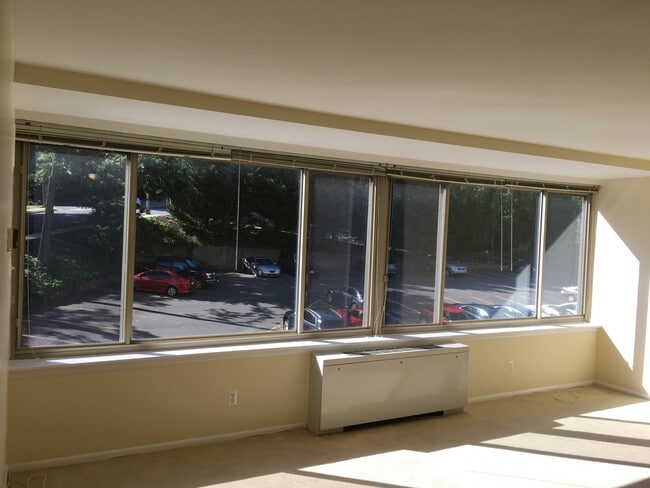 Building Photo - 1210 N Taft St Unit # 309