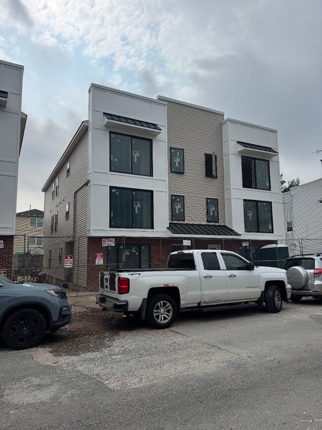 Photo - 225 4th St