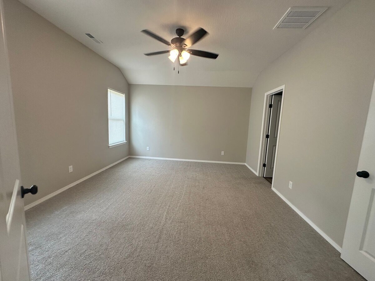 Photo - 3 bed 2 bath in Marshfield