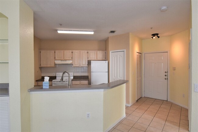 5809 Legacy Crescent Pl