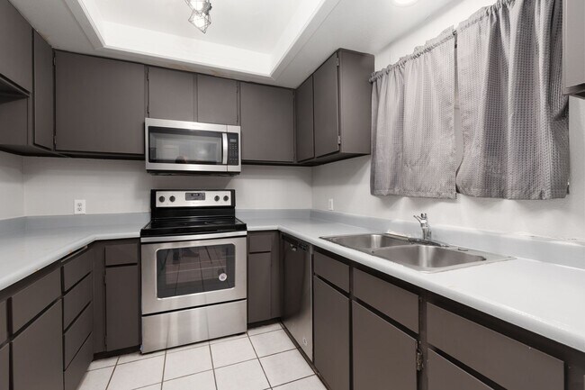 1676 Jupiter Ct