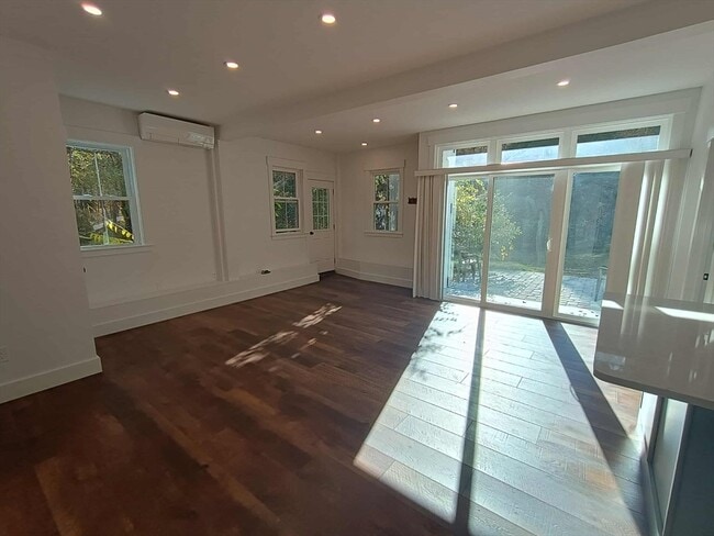 Building Photo - 43 Adams St