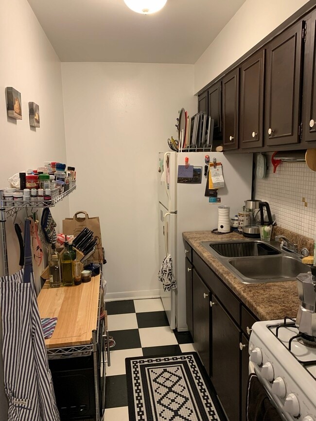 Photo - 541 W Oakdale Ave