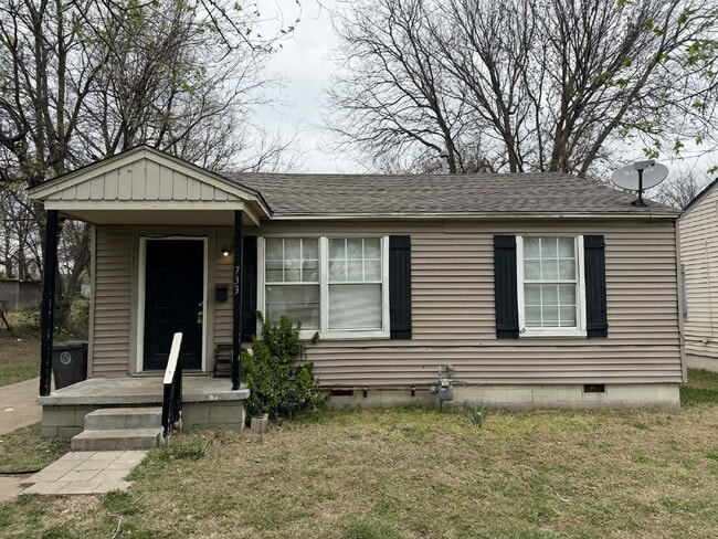 Building Photo - 3 Bed, 1 Bath near the Tisdale