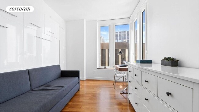 Photo - 15 S William St