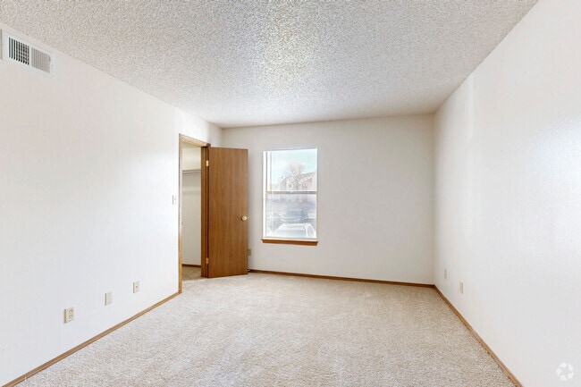 2BR, 1BA - 860SF - Bedroom 1