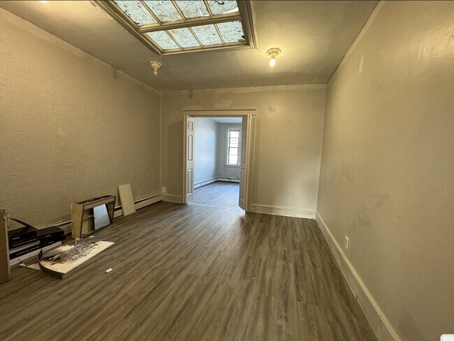 4A Rose Ave 2R - 6 Rose Ave Unit 2R