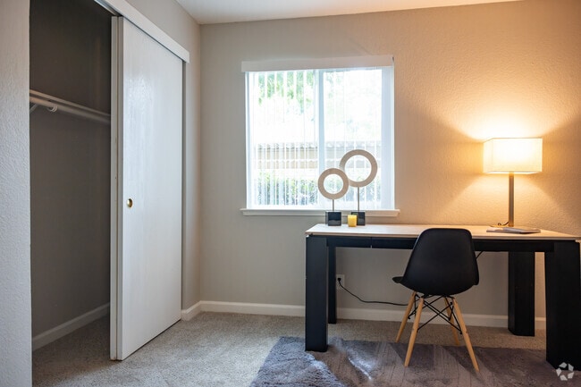 2BR, 1BA - 820SF - Second Bedroom