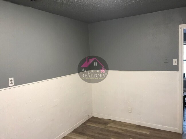 Photo - Affordable 2 Bedroom Home!